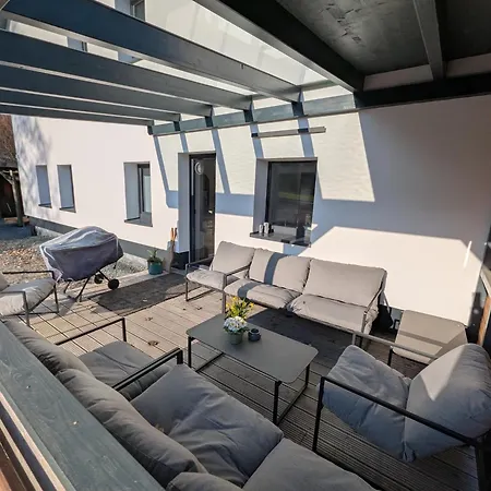 H1 Mit Sauna 8 Personen 4 Schlafzimmer Apartment *